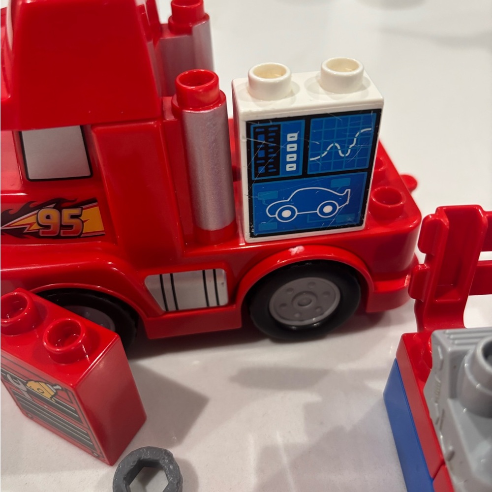 Lego Duplo Disney Pixar Cars Mack at the Race 10417 full set - Picture 2 of 5